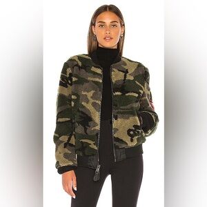 ALPHA INDUSTRIES I-2B Sherpa Flight Reversible Bomber Jacket in Camo & Black